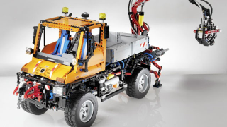 Illustration for article titled Ten amazingly realistic cars made out of Legos
